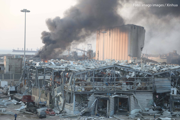 Eine schwere Explosion hat den Hafen von Beirut im Libanon erschüttert. Foto: imago images/Xinhua