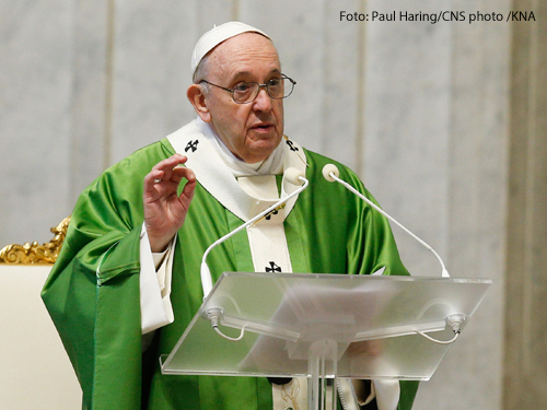 Papst Franziskus bei einer Predigt zum Welttag der Armen am 15. November