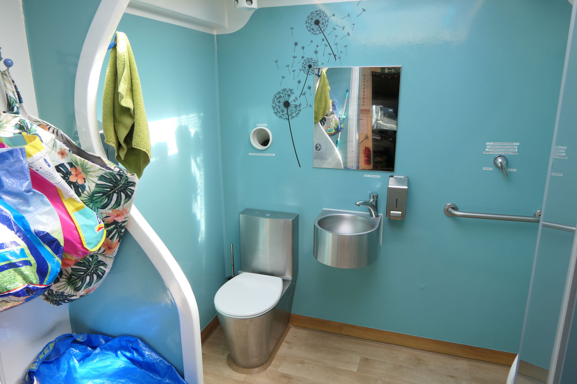 Duschmobil Innenausstattung