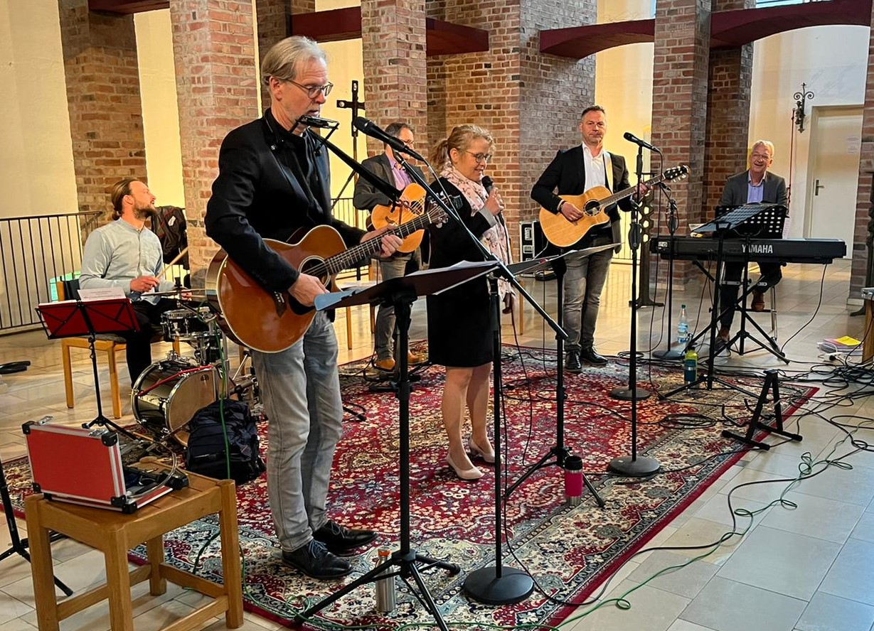 Band "All You Can Beat"