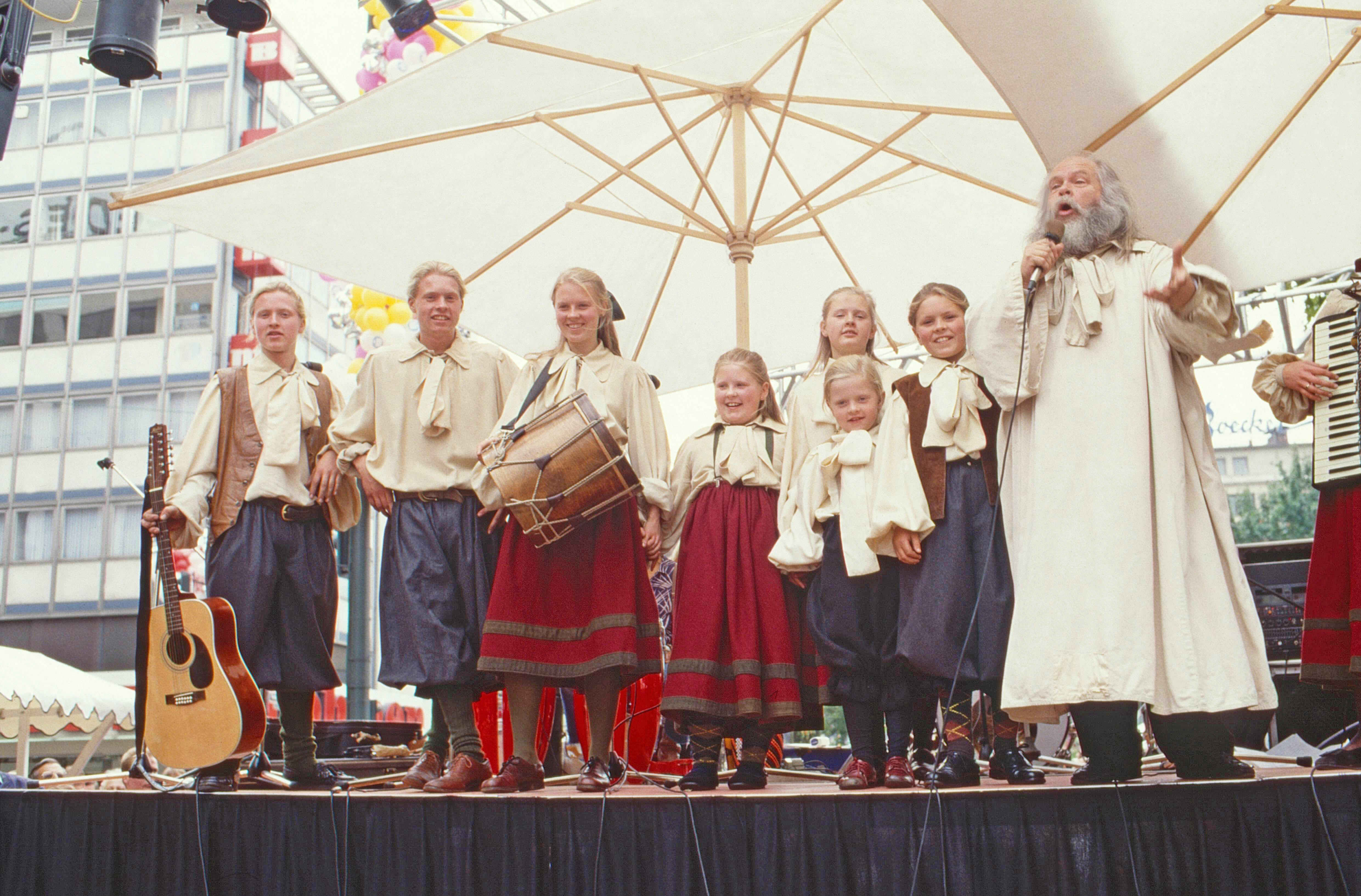 Die Kelly Family 1989 in der Innenstadt von Düsseldorf