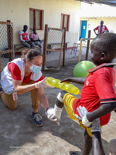 Birgit Schönharting mit Anyar