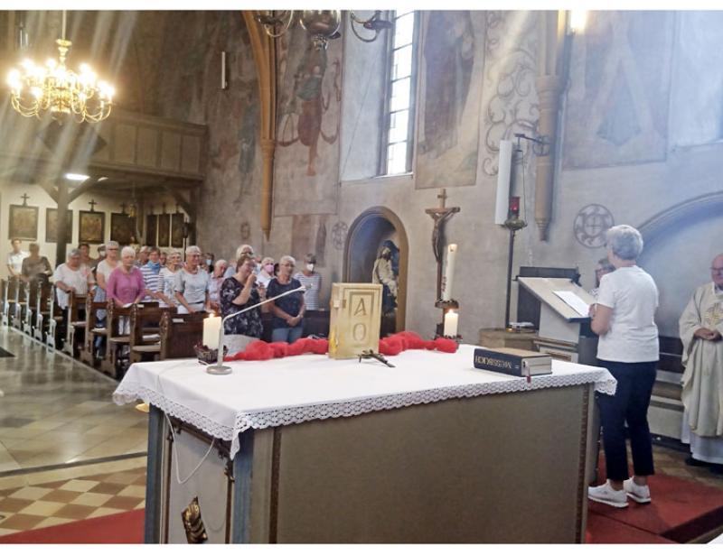 Eine berührende Prozession