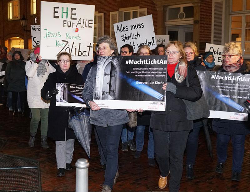 Frauen treten in den Kirchenstreik