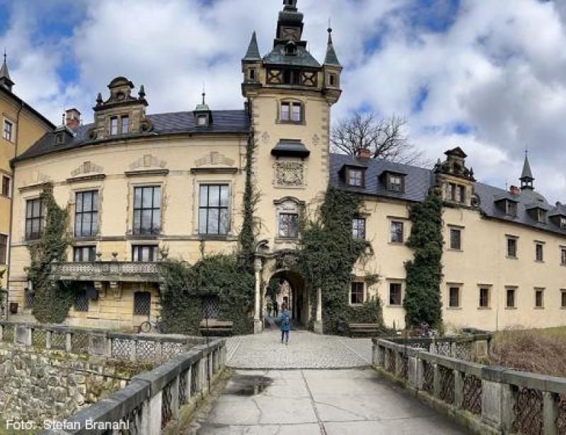 Auferstanden aus Ruinen