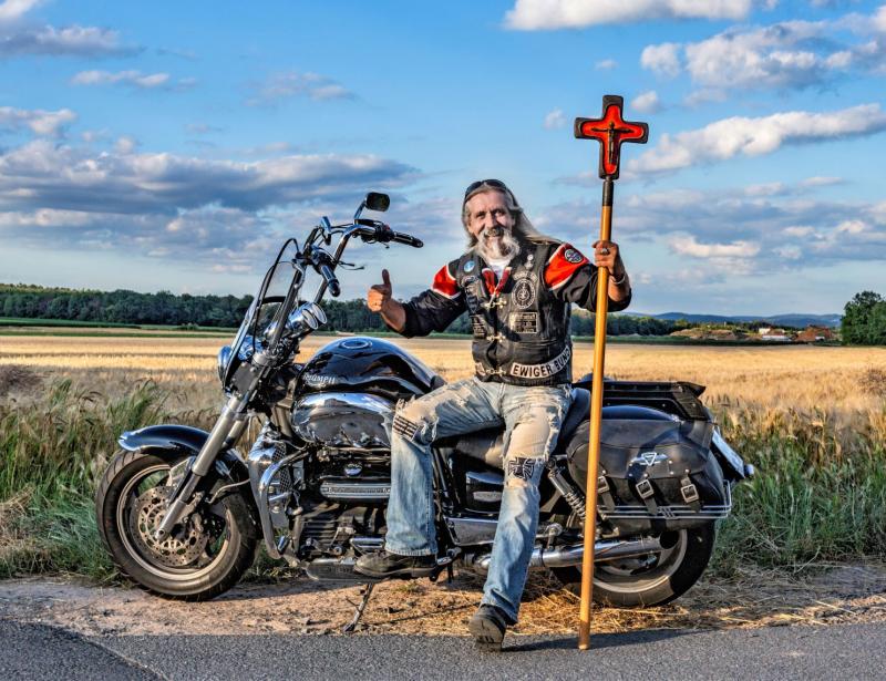 Mit Jesus im Rücken