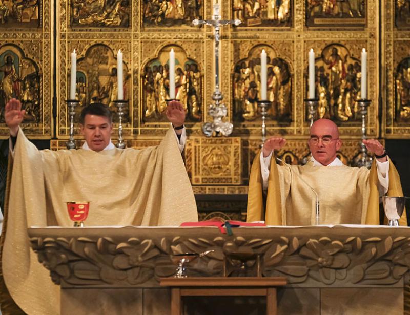 Als Gemeinschaft über das Internet verbunden