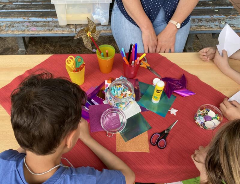 Diese Schule dient dem Frieden