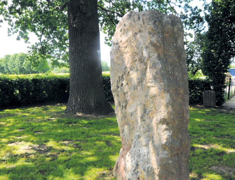 Löcher im Stein stammen von Teufelskrallen