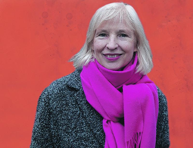 Die Frau bei den Trauernden