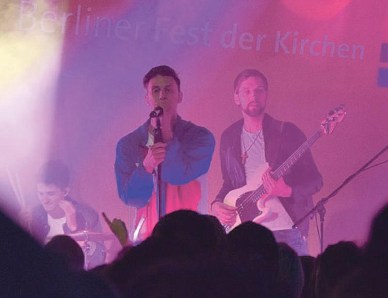 Die Menschen erreichen