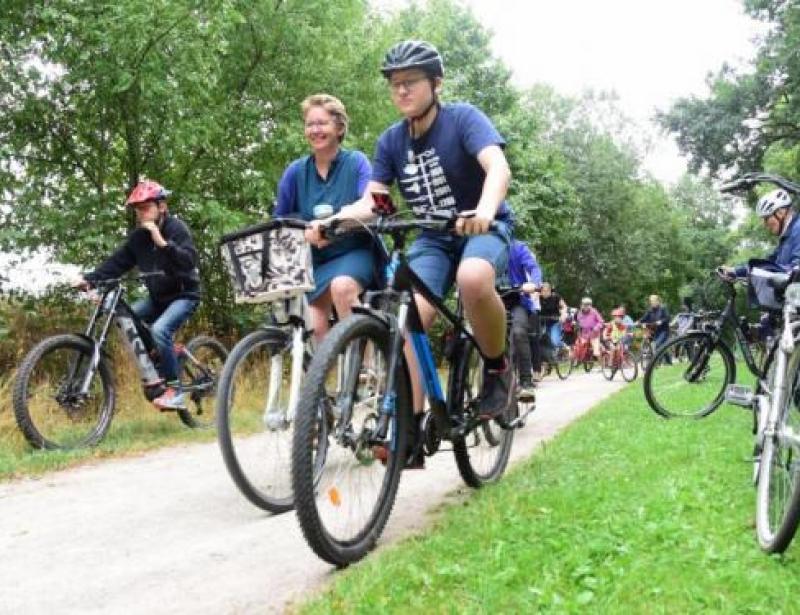 Gloria mit Fahrradklingel