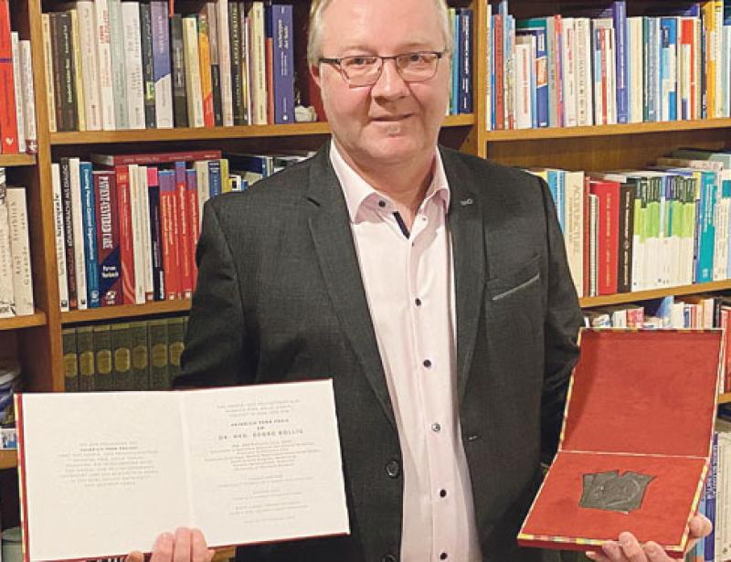 Ehrung für Hilfe-Kurs-Initiator