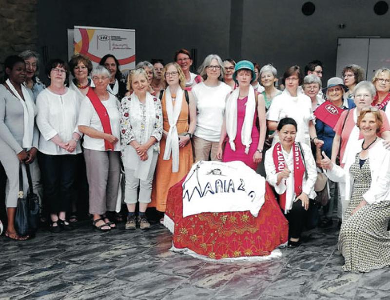 Weihe von Frauen im Blick