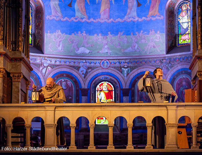 Mittelalterlicher Krimi  in Klosterruine