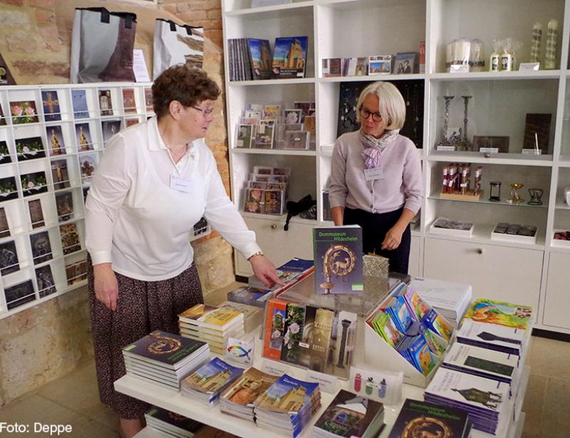 Wir treffen uns im Domfoyer