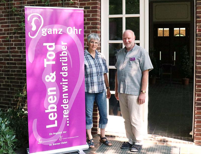 „Ganz Ohr" auf dem Friedhof