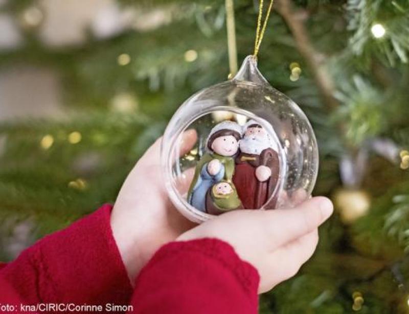 Wir steh'n an deiner Krippe