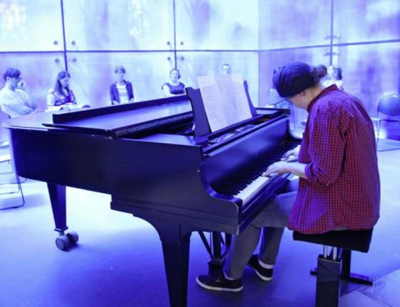 "Ist offen. Komm rein"