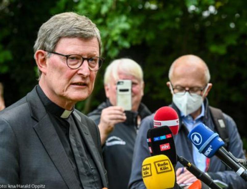 Papst ordnet Auszeit für Woelki an