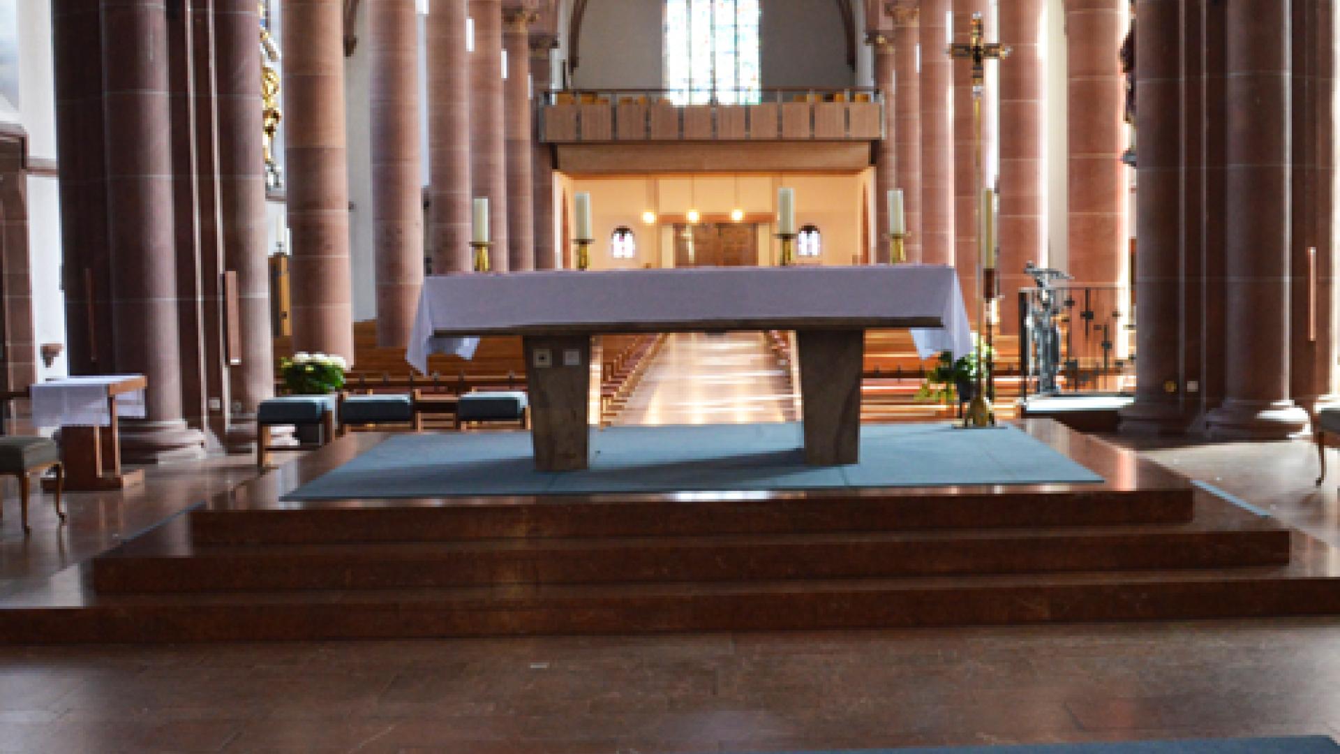 St. Stephan Gonsenheim Hier liegt ein Missbrauchstäter begraben.