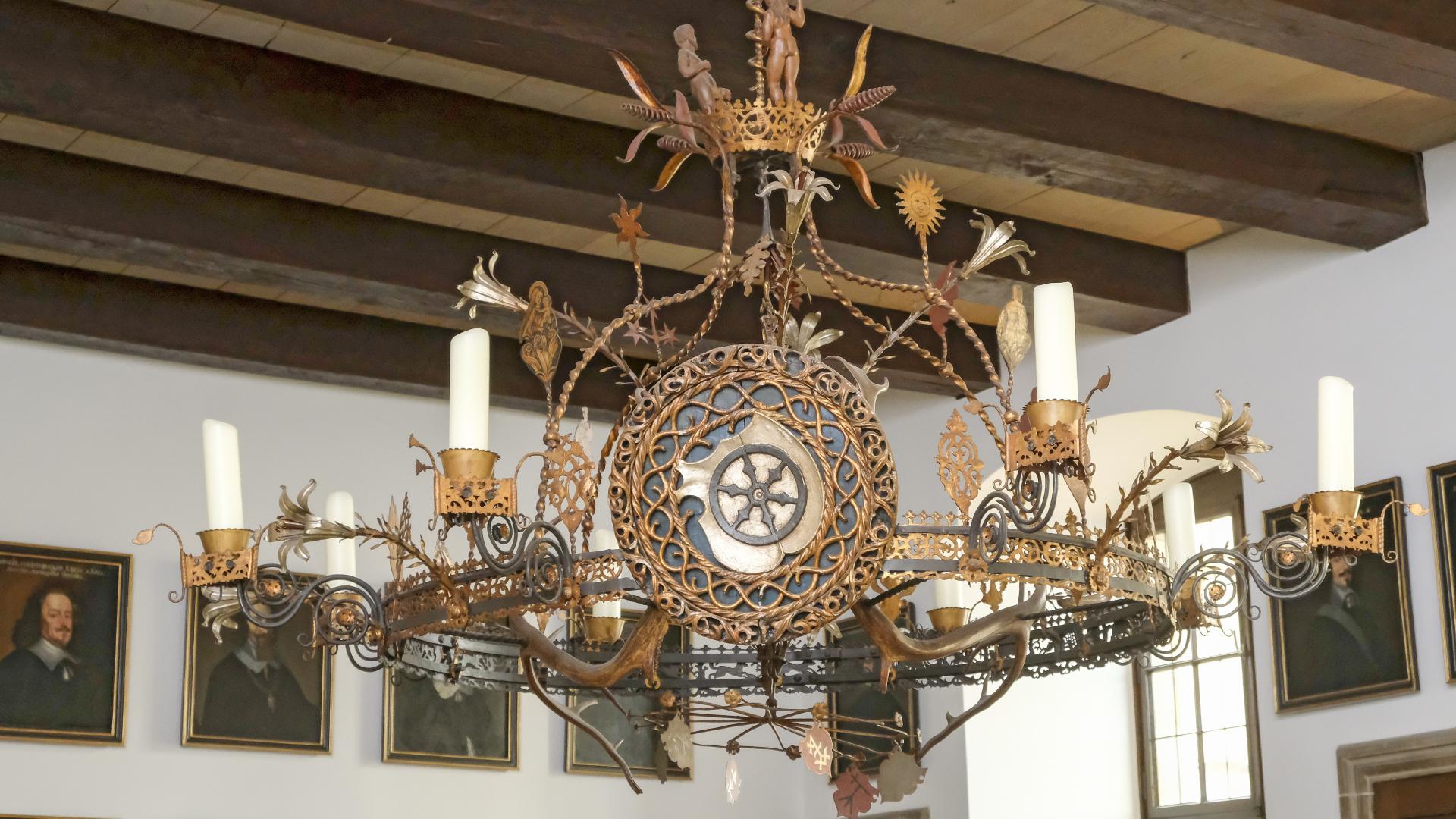 Der Kronleuchter im Osnabrücker Friedenssaal