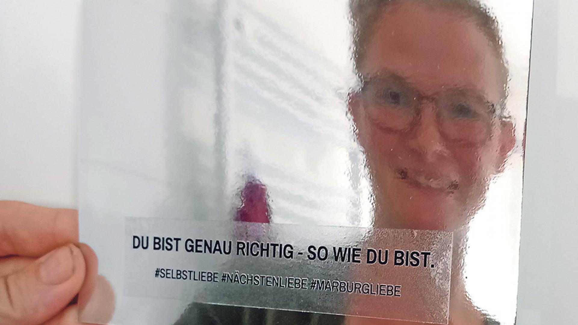 Selbstliebe im Spiegelbild