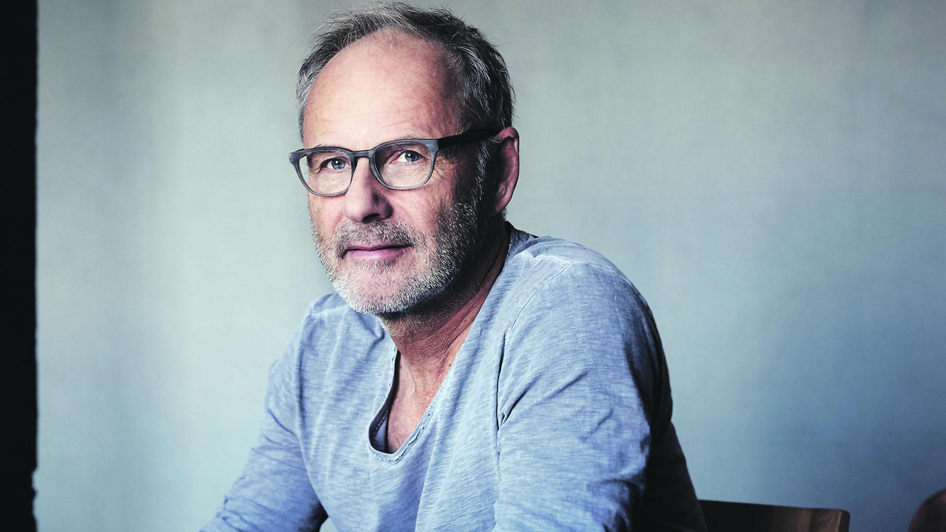 Der Moderator und Buchautor Reinhold Beckmann.