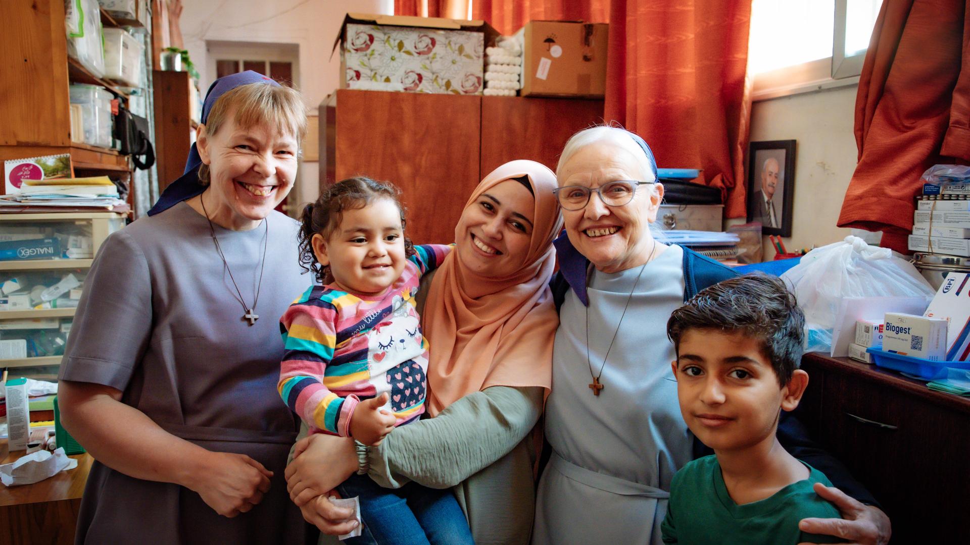 "Kleine Schwestern" kümmern sich um Geflüchtete