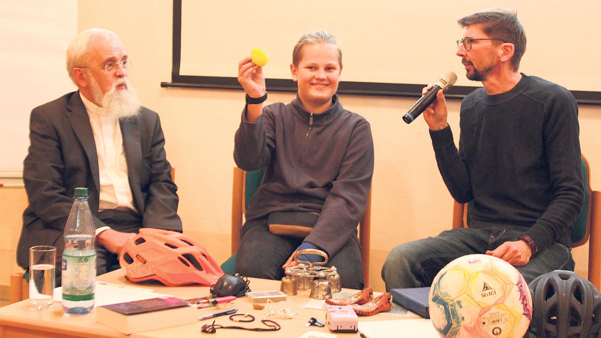 Bischof Gerhard Feige im Gespräch