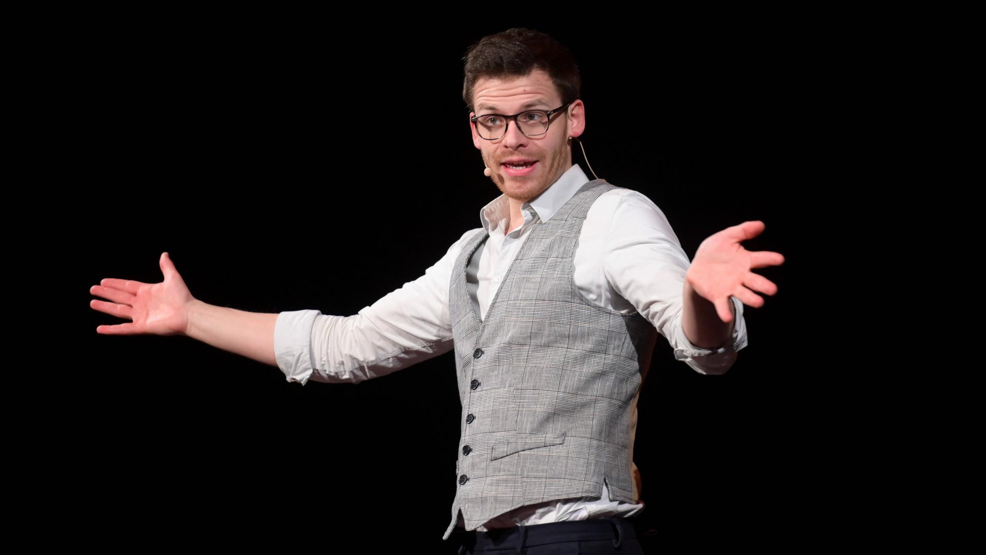 Martin Frank als Kabarettist auf der Bühne