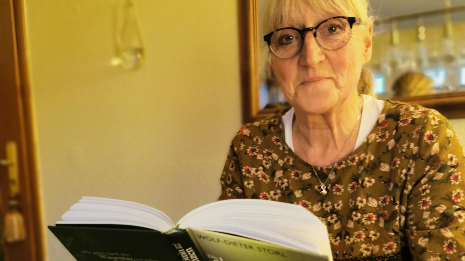 Heike Koschnicke liest gern Märchen und mystische Geschichten