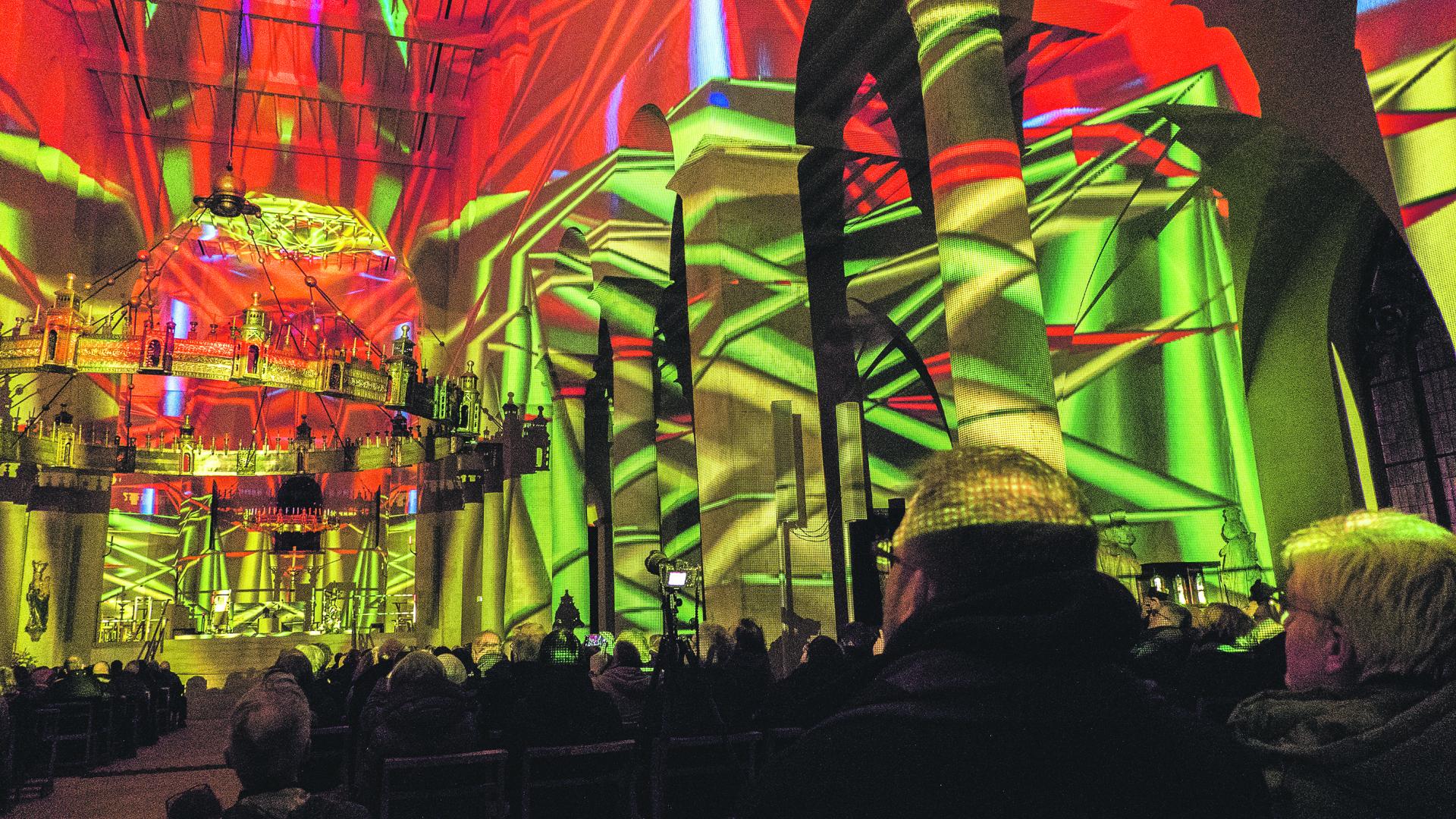 Lichtperformance im Mariendom