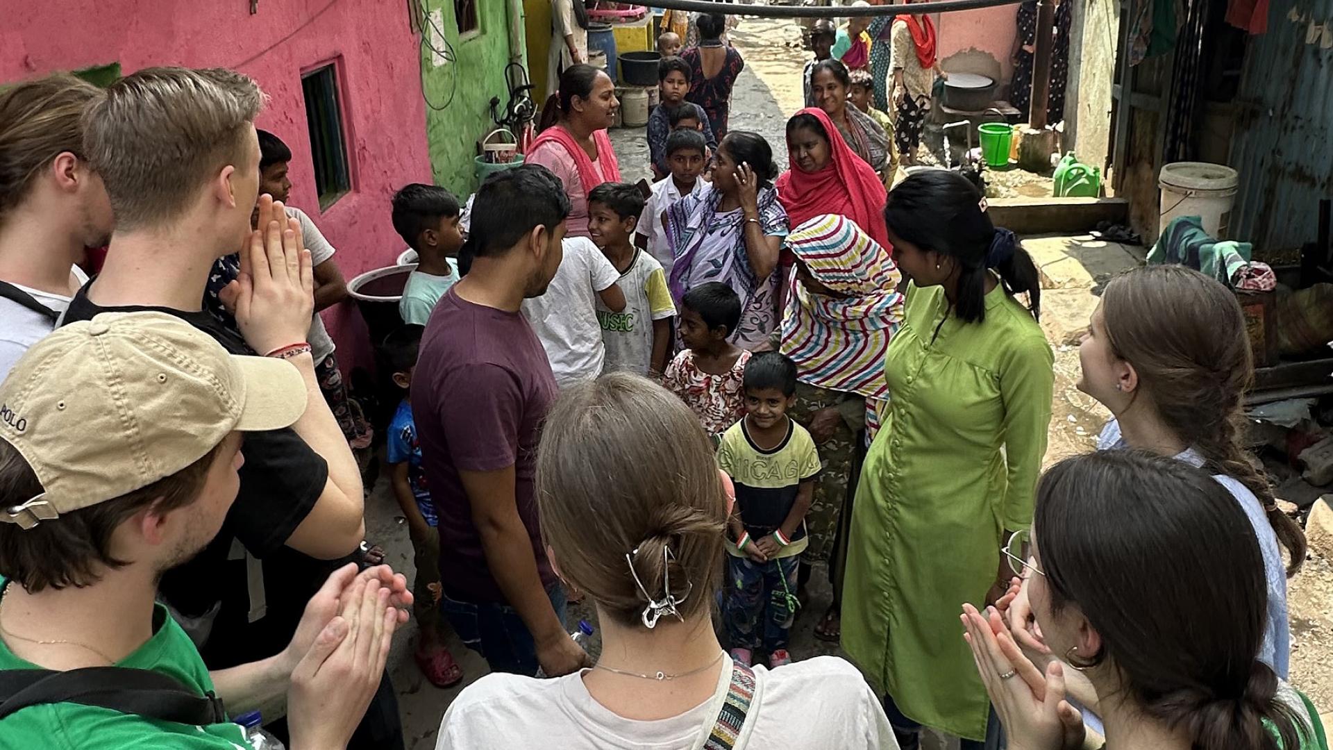 Straßenszene in Indien